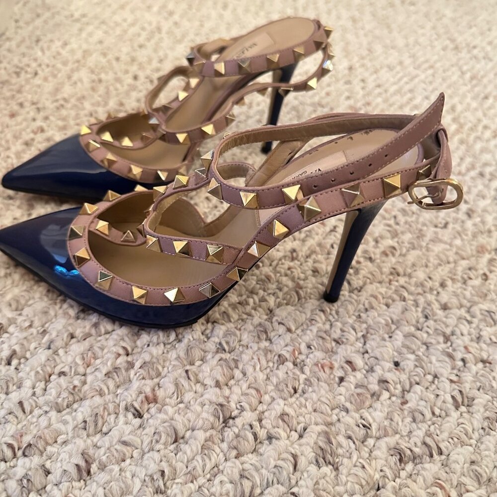 VALENTINO Rockstud T-Strap Pump - Picture 5 of 6